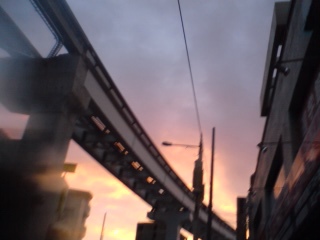 ピンク＋グレー＋ブルー→オレンジ